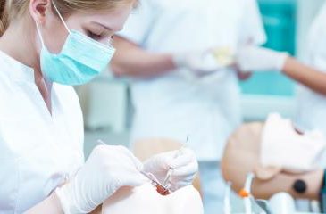 آموزش دندانپزشکی